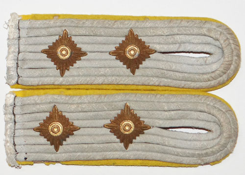 Army Signal Troops Shoulder Boards with Rank of Hauptmann