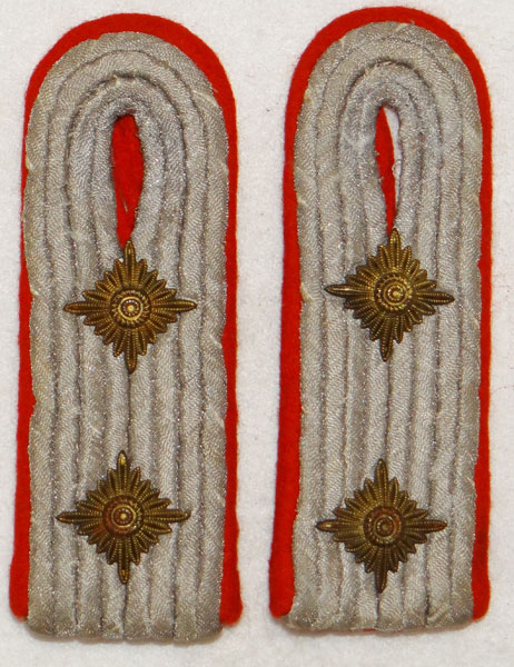 Army Artillery Troops Hauptman Shoulder Boards