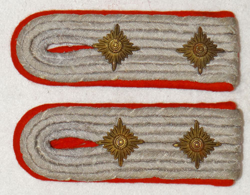 Army Artillery Troops Hauptman Shoulder Boards