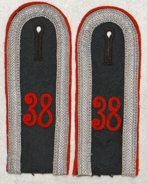 Army Artillery Unteroffizier 38th Regt. Mechanized G.H.Q Troops Shoulder Boards