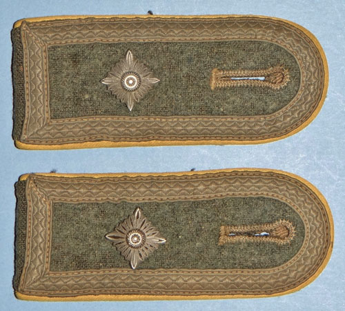 Army Signal Troops Feldwebel Shoulder Boards