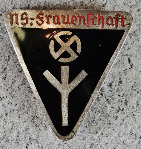 Type III N.S. Frauenschaft Enamel Member's Badge