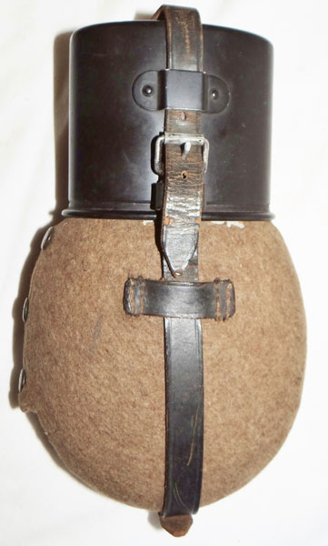 German WW M31 Canteen with Cup