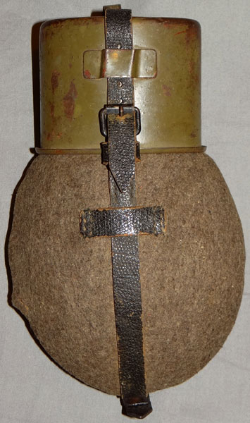 German WW II M31 Canteen