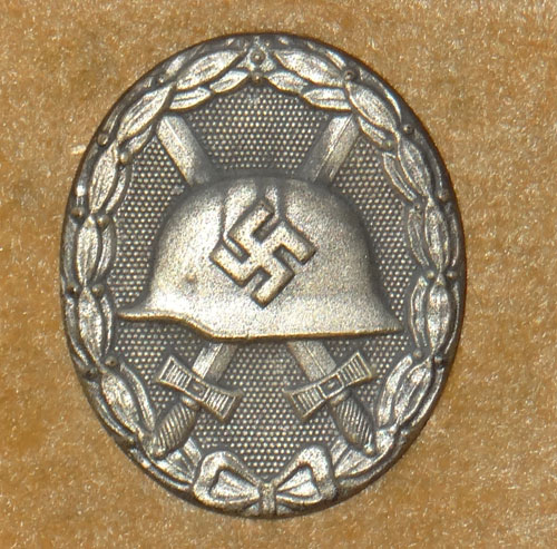 CASED SILVER Wound Badge