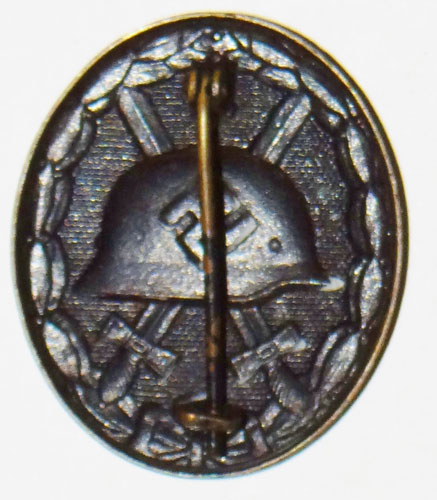 BLACK WW II Wound Badge