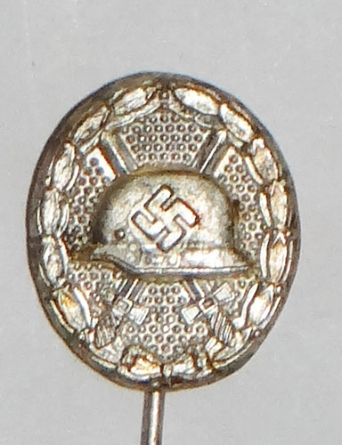 Miniature WWII SILVER Wound Badge "Stick Pin"