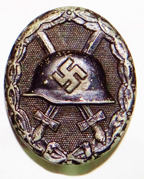 Maker Marked WW II Black Wound Badge