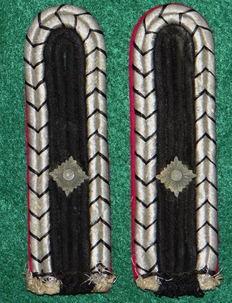 Fuerschutzpolizei & Feuerwehr Obertruppmann Shoulder Boards