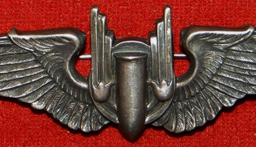 WW II "Aerial Gunner" 3 inch Pin Back Wing