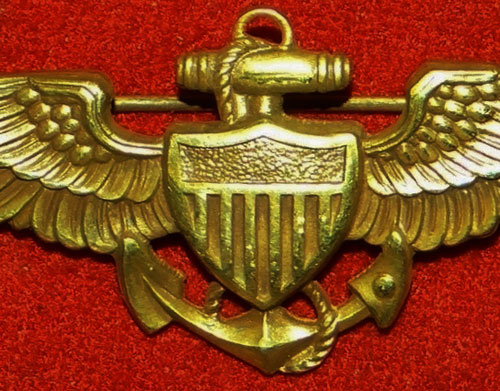 WW II U.S. Navy Full Size Gold Pin Back "Pilot" Wing by "Balfour"