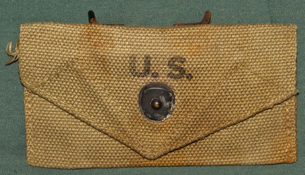 WW II U.S. M-1924 First Aid Pouch