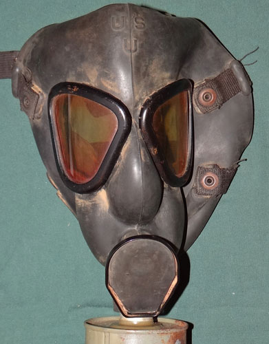 U.S. WW II Training Gas Mask M1A1