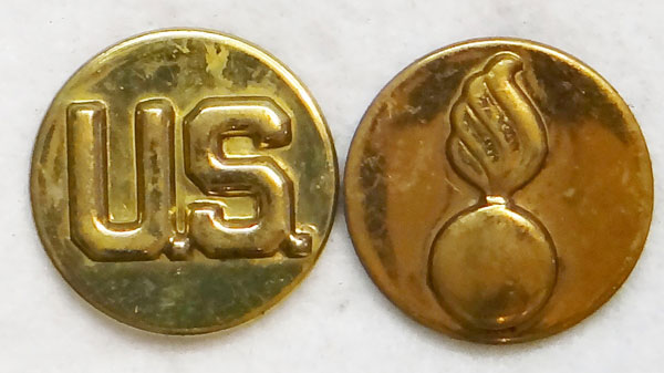 WW II Army Ordnance Enlisted Collar Disk Set